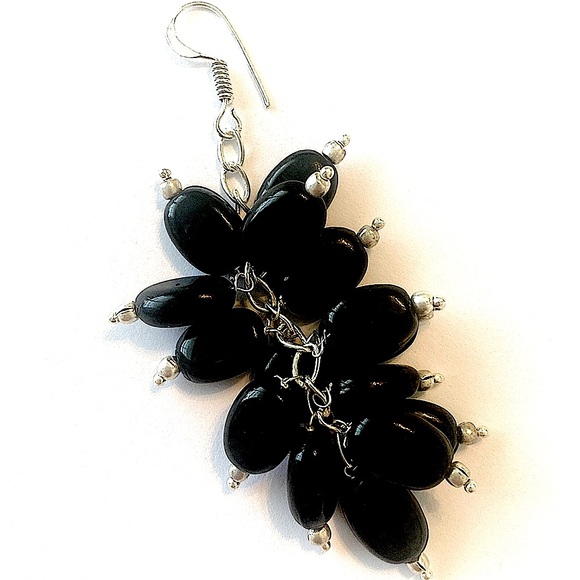3 inch, 15 Black Onyx stones dangling earring. - Picture 6 of 6